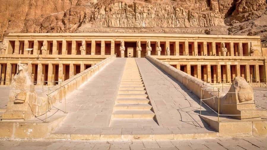 Luxor: Shared Full-Day Tour to Luxor West and East Banks - Hatshepsut’s temple and the cliffs of Deir el-Bahari