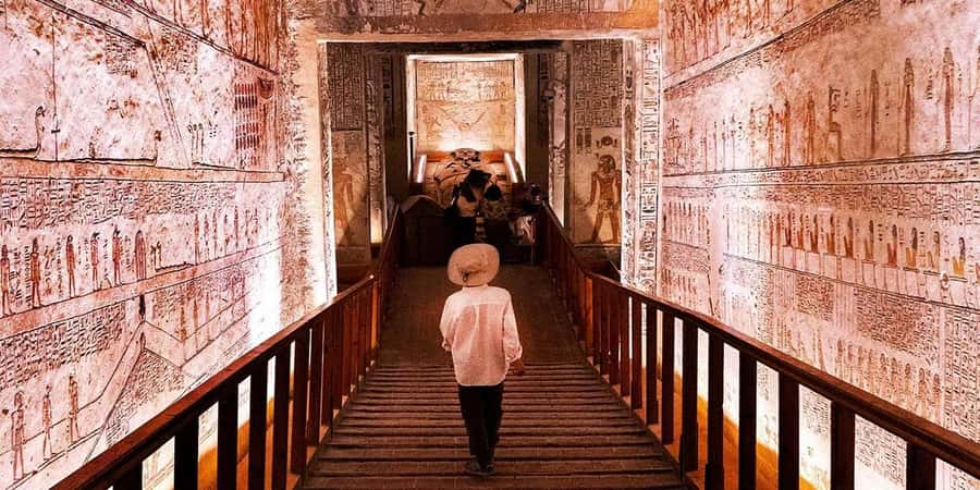 Luxor: Valley of the Kings and Queens Guided Tour with Lunch - Small groups, transport, and the pace