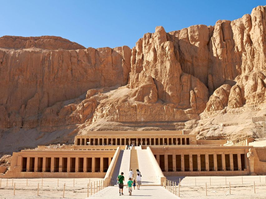 Luxor: West and East Banks All-Inclusive Tour & Balloon Ride - Lunch at a local restaurant