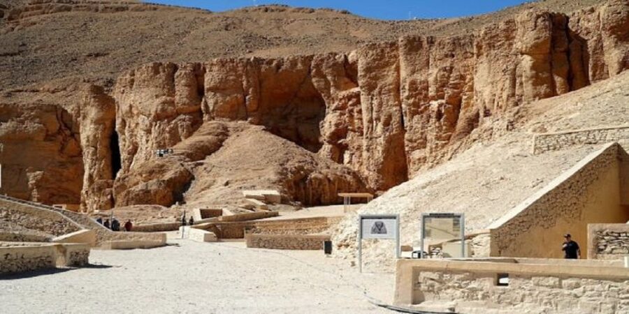 Luxor: West Bank Kings and Queens All-Inclusive Tour & Lunch - Hatshepsut Temple and the story of a female pharaoh