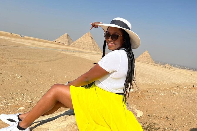 Luxury Private Tour Giza Pyramids ,Egyptian Museum and Bazaars - What a private vehicle adds