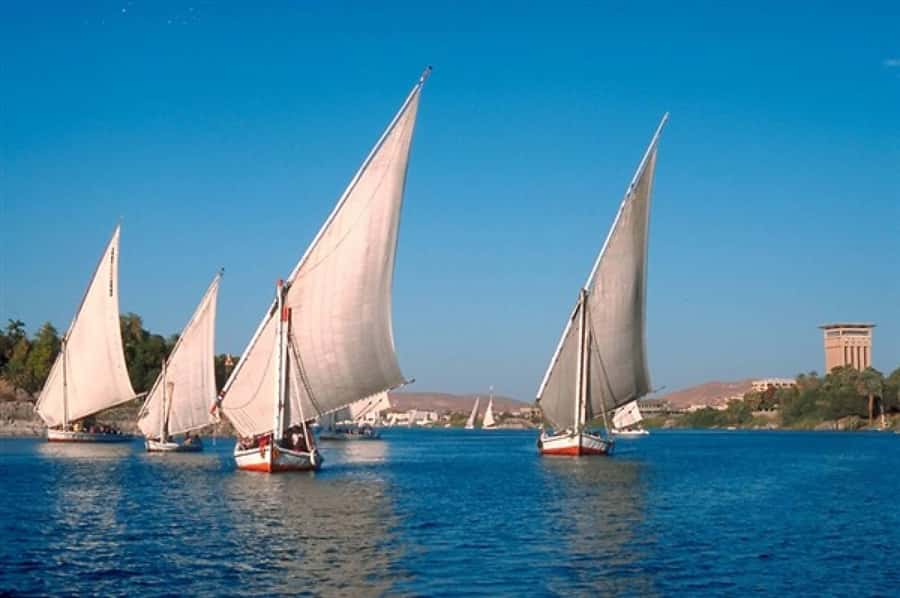 Makadi Bay: Luxor Highlights & King Tut Tomb Full-Day Tour - Key points at a glance