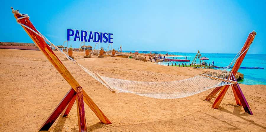Makadi Bay: Nature with Snorkeling & Lunch Paradise Island - Choosing between the yacht and speedboat