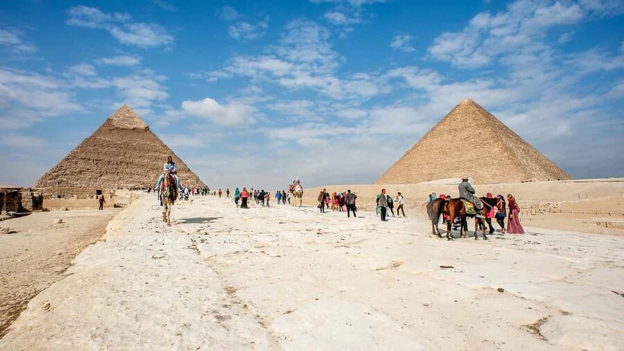 Marsa Alam: Ancient Cairo & Giza Pyramids Day Trip by Plane - Khan el Khalili and Cairo’s old bazaar lanes