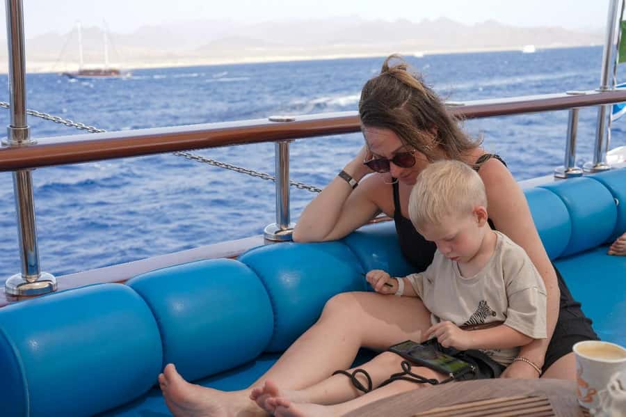 Marsa Alam: Pirates Premium Boat to turtle bay with lunch - Sailing from Port Ghalib on the PIRATES boat