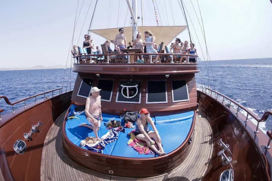 Marsa Alam: Pirates Premium Boat to turtle bay with lunch - Is $100 a fair price?