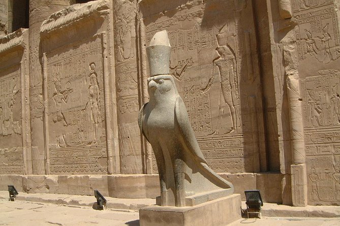 Nile Cruise 4 Days 3 Nights from Aswan to Luxor - Guides, vehicles, and the private format