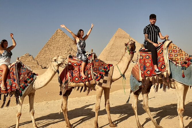 Private All INC-Pyramids,Sphinx,Egyptian Museum,Camel Ride(1 Hour)Lunch& Bazaar - The Sphinx and Valley Temple add the human details
