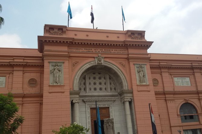 Private Cairo Egyptian Museum Tour with Lunch - Seeing King Tutankhamun’s gold and royal rooms
