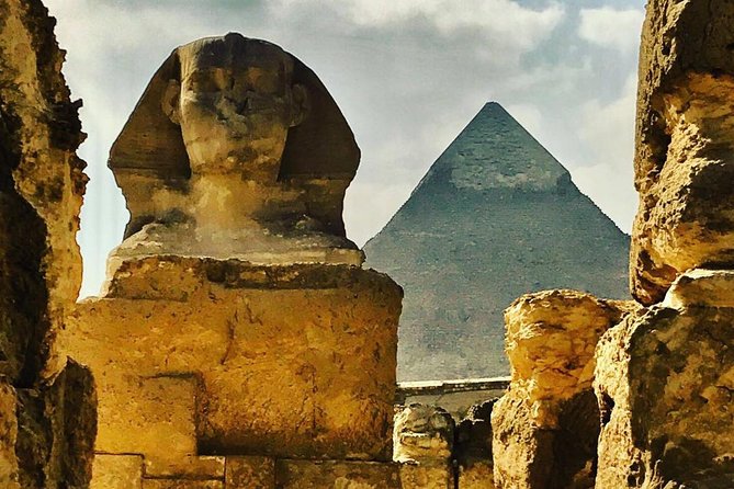 Private Day Tour Giza Pyramids, Memphis and Sakkara Pyramids - The Sphinx and Valley Temple need real time