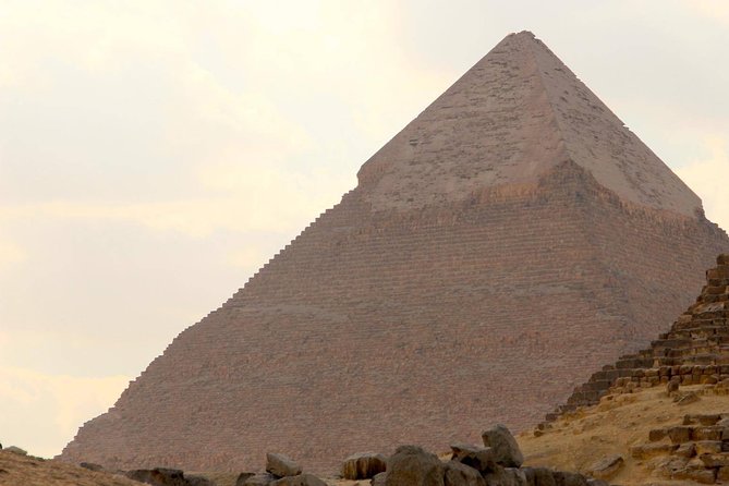 Private Day Tour Giza Pyramids, Sphinx, Memphis, and Saqqara - Khufu, Khafre, and Menkaure