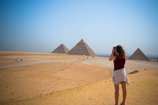 Private Day Tour of Giza Pyramids, Egyptian Museum, and Bazaar" - Why this private Cairo route works well