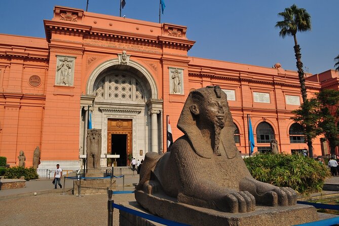 Private Day Tour Pyramids of Giza, Egyptian Museum and Bazaars - Guides, language, and the feel of the day