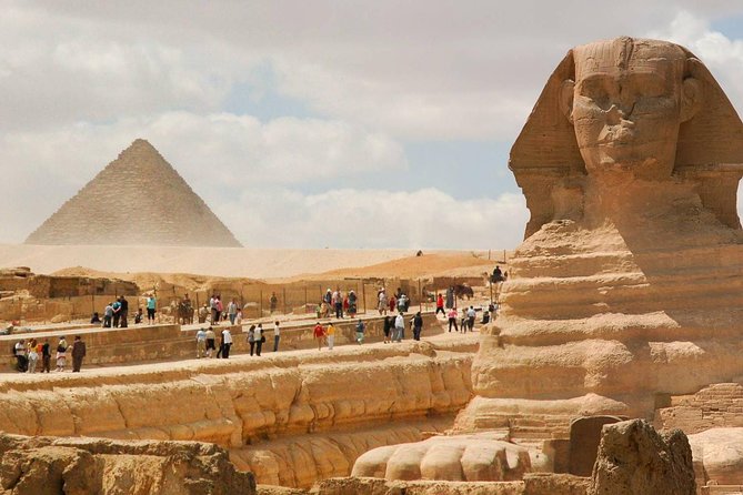 Private Day Tour to Giza Pyramids, Memphis, Sakkara and Dahshur - Giza Plateau and the three royal pyramids