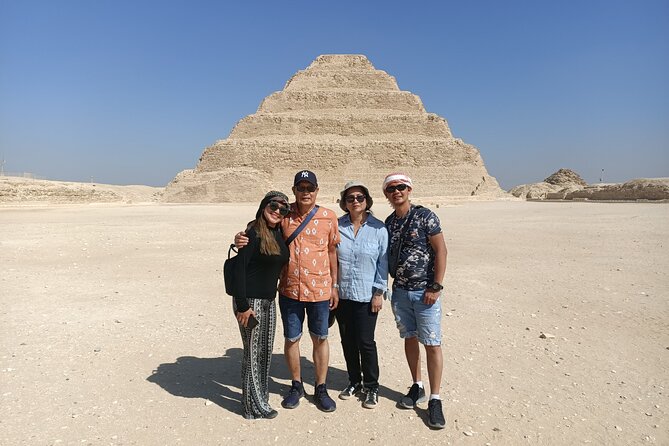 Private full day tour in Pyramids of Giza, Memphis and Saqqara - Lunch and the move to Memphis