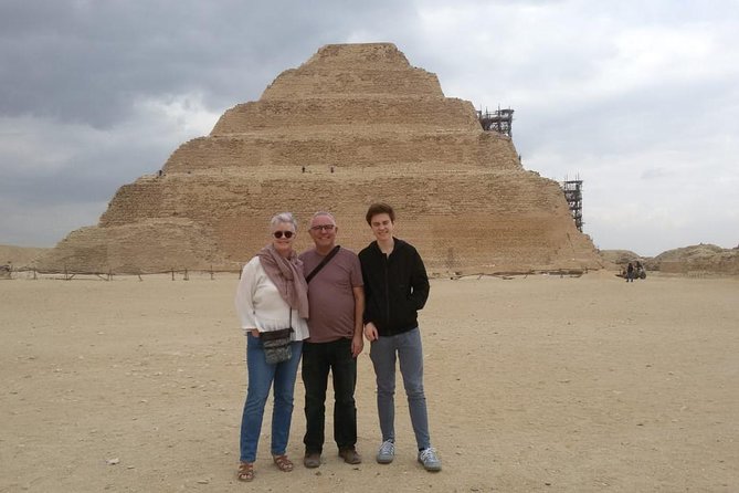 Private full day tour to Giza Pyramids, Sphinx, Sakkara and Dahshour with guided - Price, meals, and the entrance-fee question