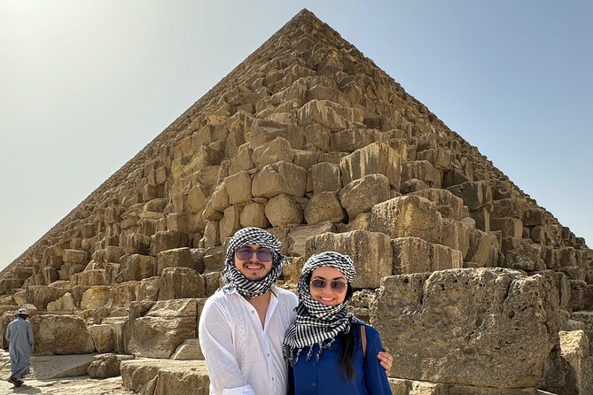 Private Giza Pyramids & Sphinx Day Tour with Lunch from Cairo - Menkaure’s pyramid and the smaller royal complex