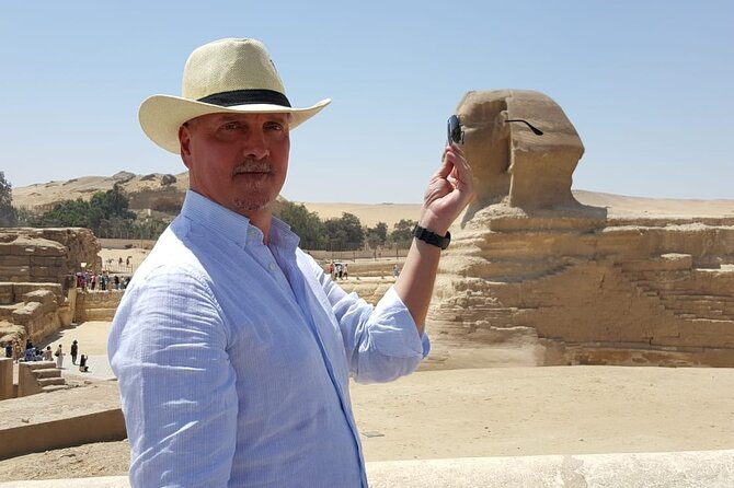 Private guided tour to Giza Pyramids, and Great Sphinx - Meeting the Great Sphinx