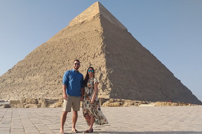 Private guided tour to Giza Pyramids, and Great Sphinx - Lunch, local stops, and the commercial side