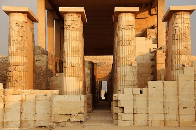 Private Tour: Pyramids of Giza Memphis Saqqara with Lunch - What the guide adds to the day