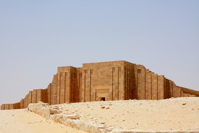 Private Tour to Giza Pyramids and Great Sphinx with Camel Ride - Khafre keeps its limestone cap