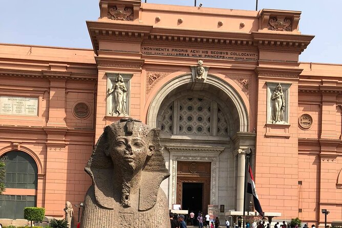 Private Tour to Giza Pyramids,Sphinx,Egyptian Museum&local lunch - Meeting the Sphinx and Valley Temple