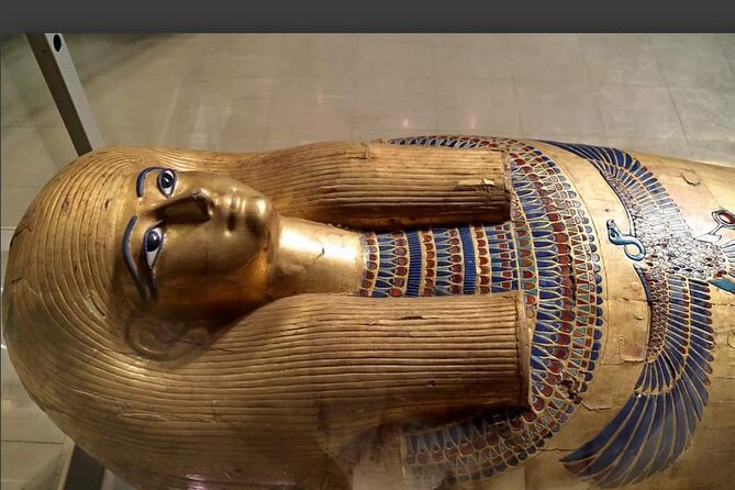 Private Tour to Giza Pyramids,Sphinx,Egyptian Museum&local lunch - Seeing Khafre’s Pyramid up close