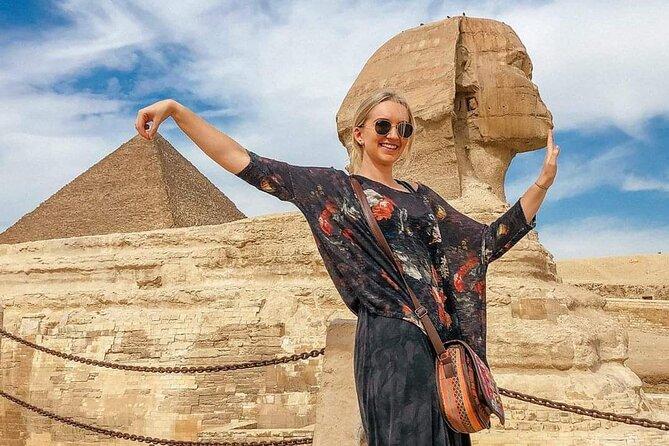 Private Tour to Giza Pyramids,Sphinx,Egyptian Museum&local lunch - Starting at the Giza Plateau