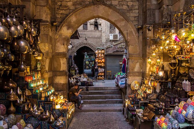 Private Tour to Khan el-Khalili from Cairo International Airport - Guide service can change the character of the visit