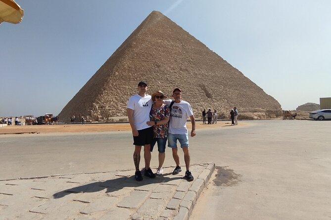 Private Tour To The Great Pyramids and Sphinx with lunch - Giza begins with the pyramids