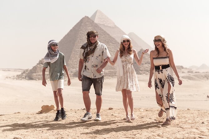 Pyramids, Egyptian Museum & Bazaar With Photographer - One Cairo day, four very different experiences