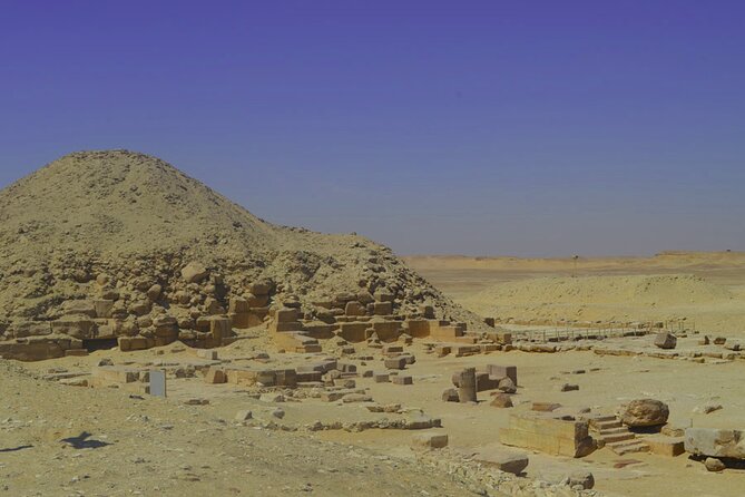 Pyramids of Egypt full day tour: Great Pyramids of Giza, Saqqara & Memphis - Giza Pyramids: two hours among the giants