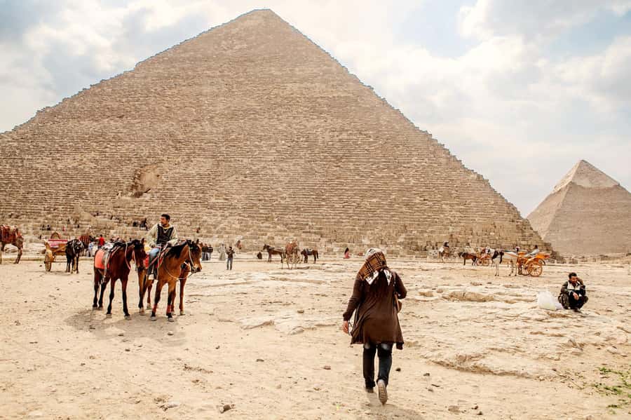 Pyramids of Giza and Great Sphinx: Private Half-Day Tour - Going inside the Great Pyramid
