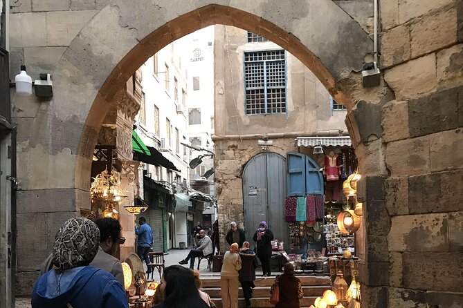 Pyramids, Sphinx, Egyptian Museum And khan El Khalili Day Tour - Who should book this tour?