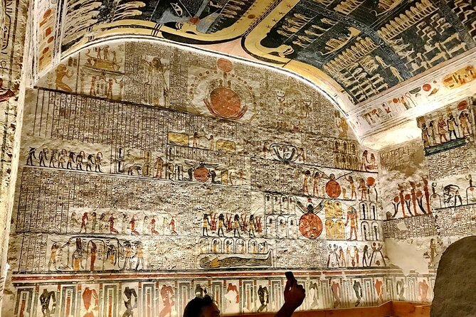 Shared Day Tour to Valley of the Kings, Hatshepsut ,Memnon &lunch - The Colossi of Memnon in a short stop