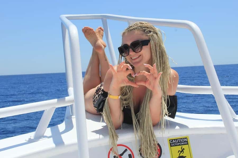 Sharm El Sheikh: Day sail to White island and Ras Mohamed - The first snorkeling stop