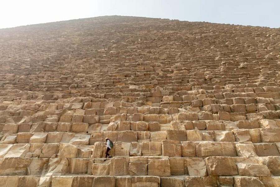 Sharm El-Sheikh: Full-Day Tour of Cairo and Pyramids by Bus - Lunch and optional stops between the monuments