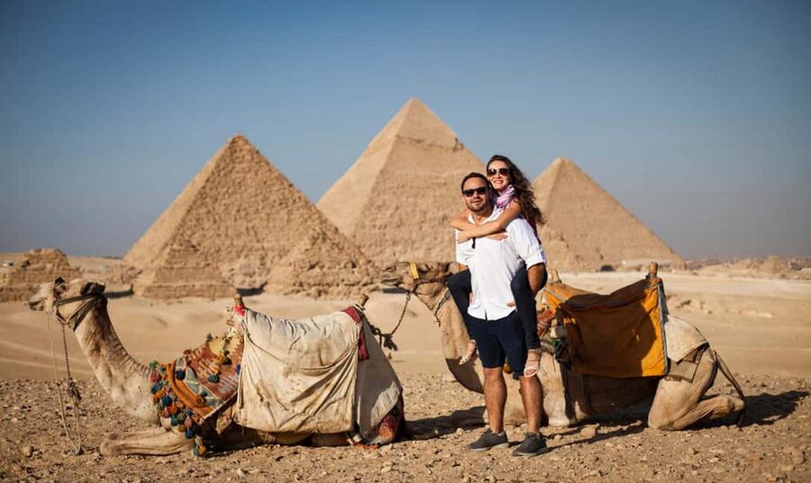 Sharm El-Sheikh: Full-Day Tour of Cairo and Pyramids by Bus - The Pyramids of Giza: three royal tombs and one famous face
