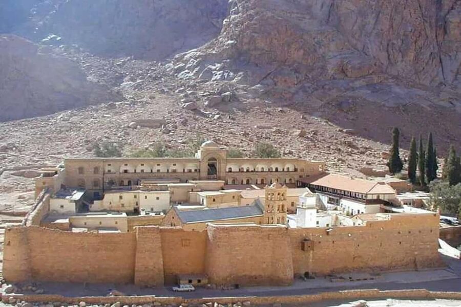 Sharm El Sheikh: Mount Sinai & St. Catherine Monastery Tour - Waiting in the cold for sunrise