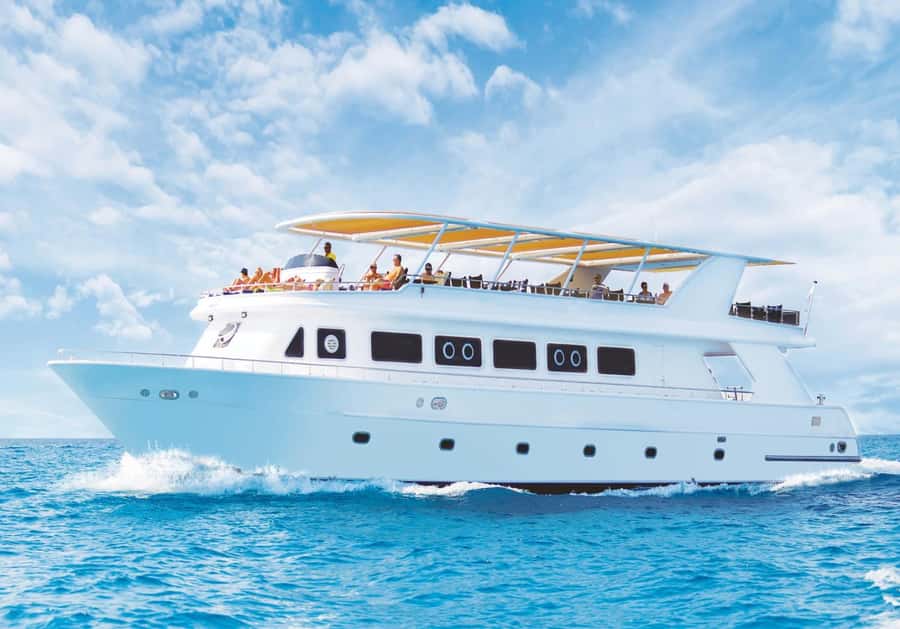 Sharm el-Sheikh: Premium Ras Mohammed & White Island Cruise - The cruise toward Ras Mohammed