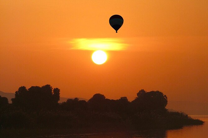 Sunrise Ballooning Luxor with Transfers Included - The Valley of the Kings from above