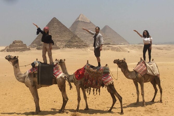 Taxi from the airport to The pyramids of Giza - The ride from Cairo Airport to Giza