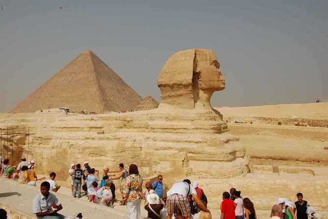 The pyramids & Museum day tour - Three hours at the Egyptian Museum