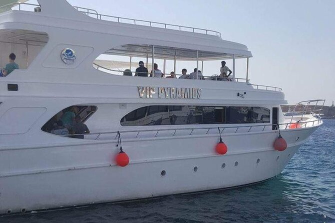 Tiran Island Snorkeling Excursion - The long sail to the first reef