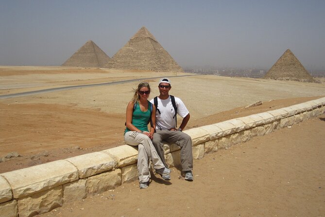 Top Attractions Tour in Giza Pyramids And Horse carriage With panoramic view - Menkaure’s smaller but detailed complex
