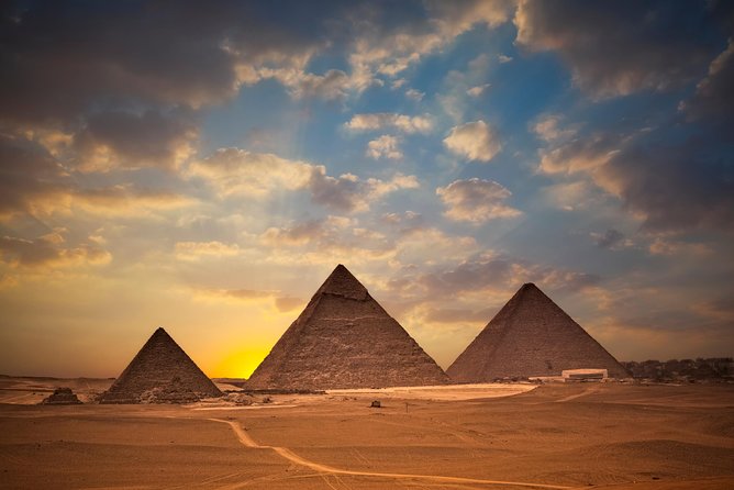 Top Day Tour To Giza Pyramids & Memphis City & Sakkara Pyramid - Giza Plateau: three pyramids, one Sphinx, and the Valley Temple
