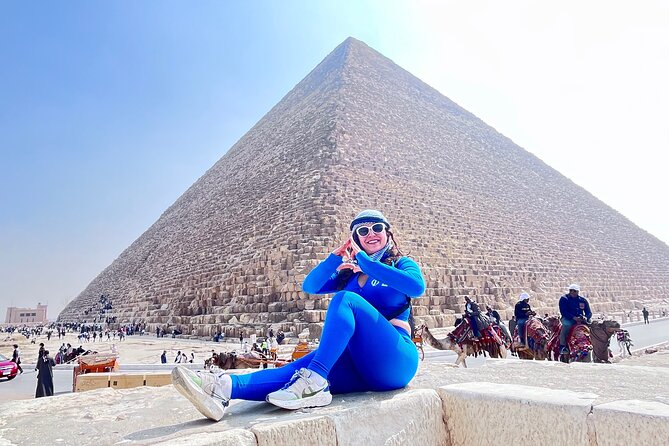 Vip Tour Giza pyramids, sphinx with Camel Ride and Vip lunch - Four hours among the three main pyramids