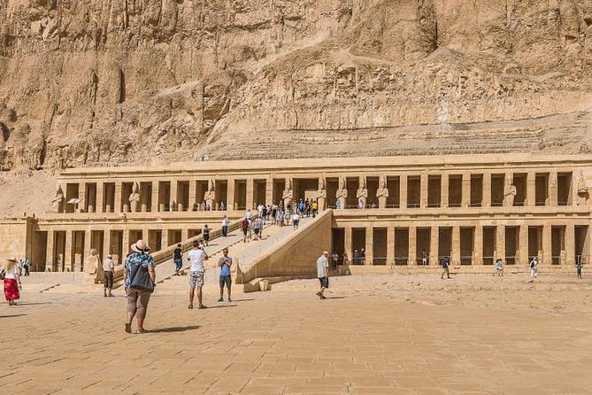 (Wonderful 3-Nights Nile Cruise from Aswan to Luxor & Balloon) - Day 3: Edfu by horse carriage and a quiet afternoon afloat